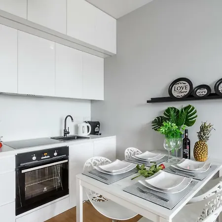 Good Time Apartment